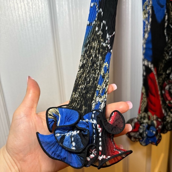 Alison Sheri - Y2K Long Sleeve Stylish Chic Red and Blue Women's Top in Size XL - Picture 4 of 11